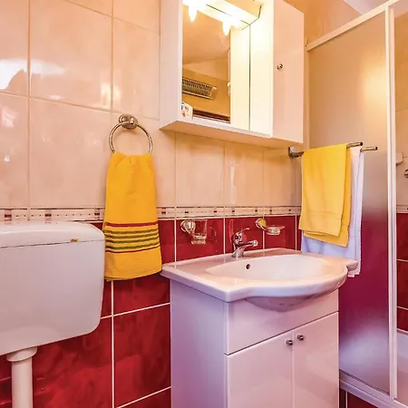 Lovely Apartment In Krk With Wifi Apartment *