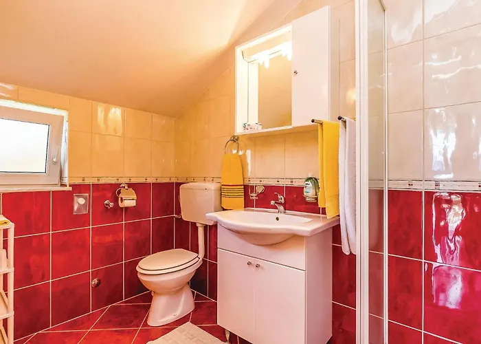 Apartment Lovely In Krk With Wifi *