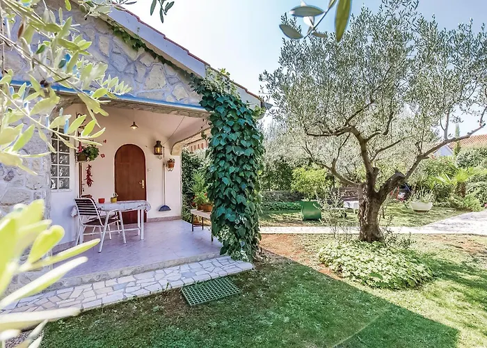 Apartment Lovely In Krk With Wifi