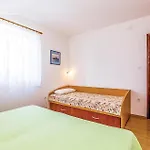 דירה Lovely In Krk With Wifi קרק
